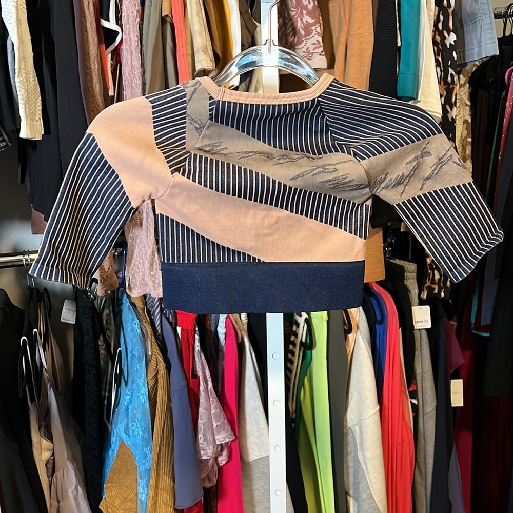 NWOT free people movement crop top unique printed - Picture 3 of 3